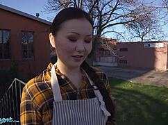 Public agent Chinese bimbo luna truelove proposes her sperm cakes for a creampie